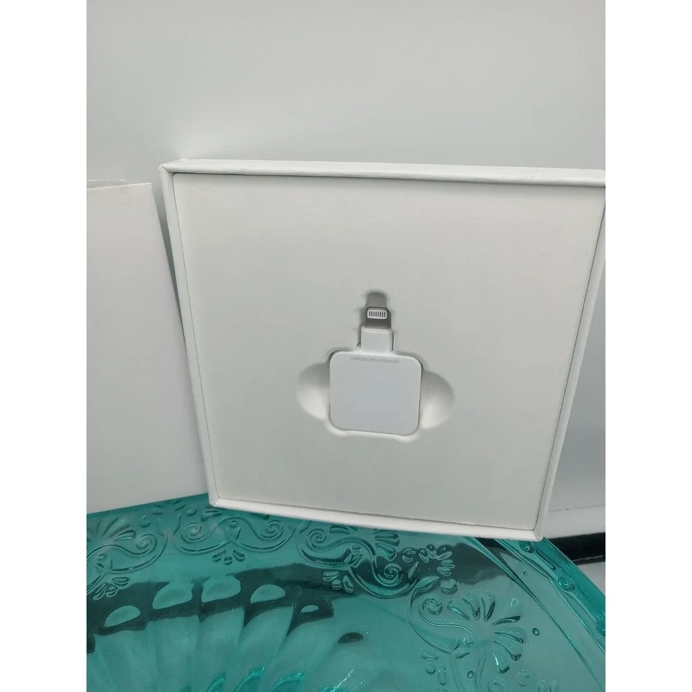 Square Reader Magstripe Lightning Connector iPhone Credit Card Swipe